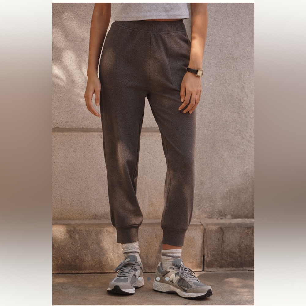 Varley slim cuff joggers - Picture 2 of 7